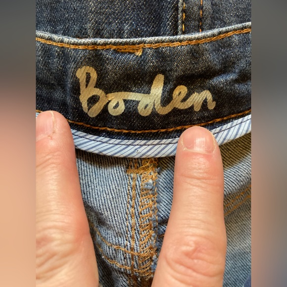 Boden denim skirt • UK brand • US Size 4 • EUC • beautifully made skirt - Picture 2 of 11